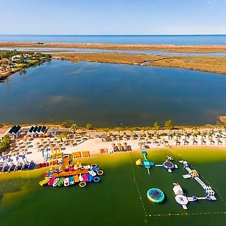 Hotel Scarlet's Place - 1 Bed Victory Village Quinta Do - Beach, Nature, Lakes